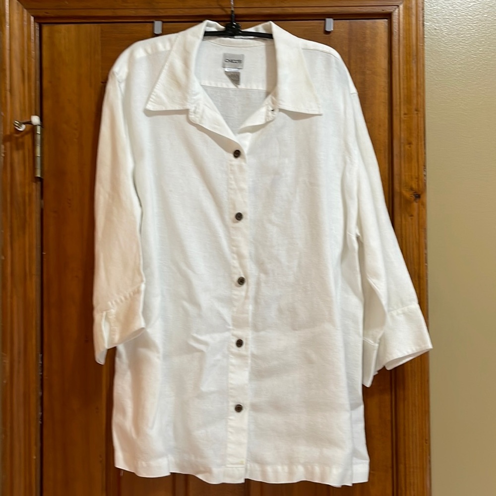 Chico’s size 3 linen button down